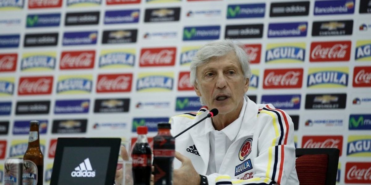 José Pékerman en rueda de prensa