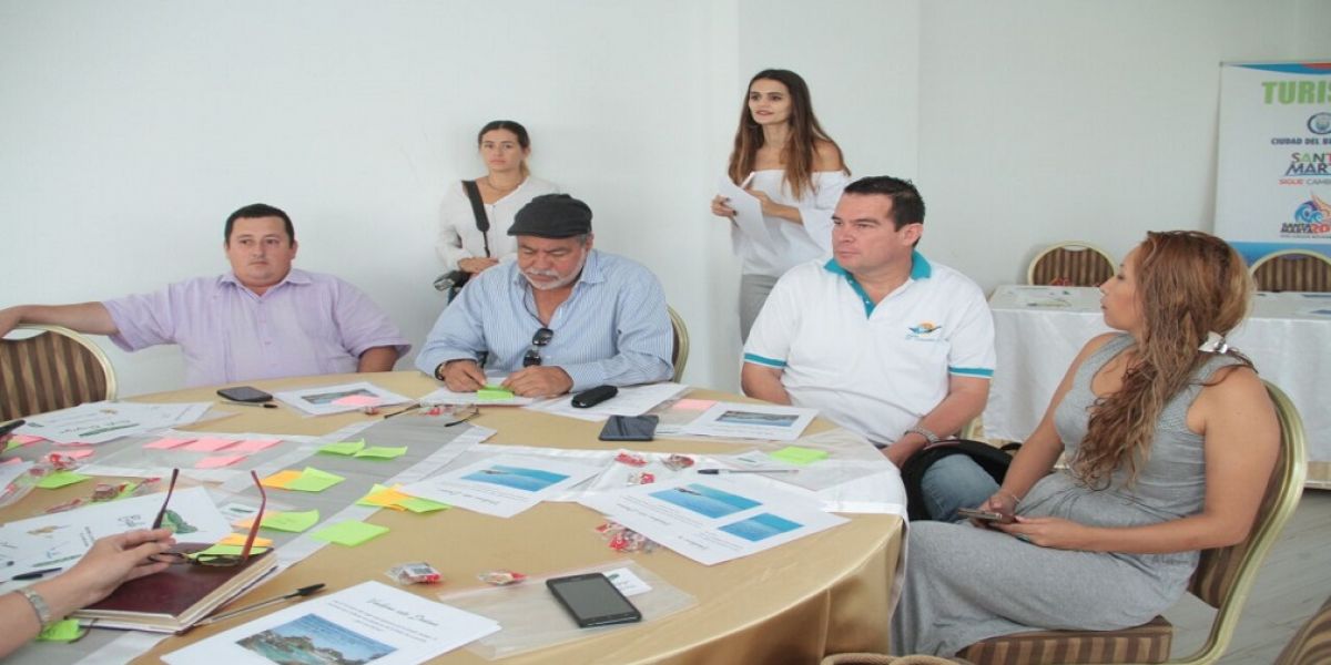 Alcadía Reunión de trabajo