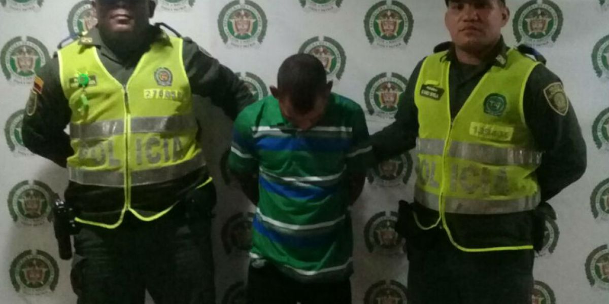 Policía Metropolitana de Santa Marta. Yair Antonio Villalobos Sarmiento, fue identificado el sindicado.