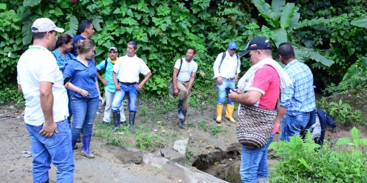 Alcaldía de Ciénaga. Visita a la vía ubicada en el sector El Martillo.