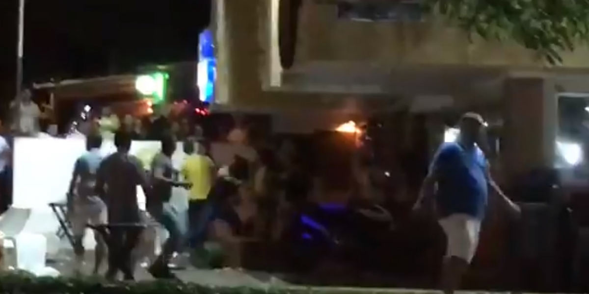 Redes sociales La trifulca fue en la calle 82, conocido sector de la rumba en el norte de Barranquilla.