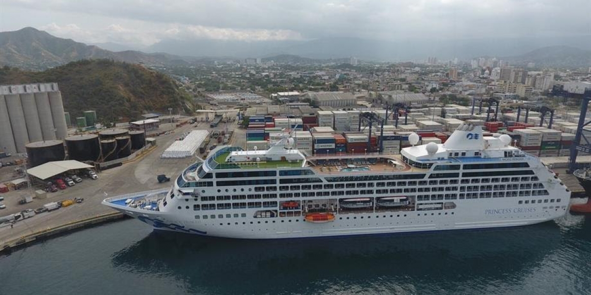 Presidencia. En total, se atendieron a 1.010 buques, frente a los 927 del 2016.