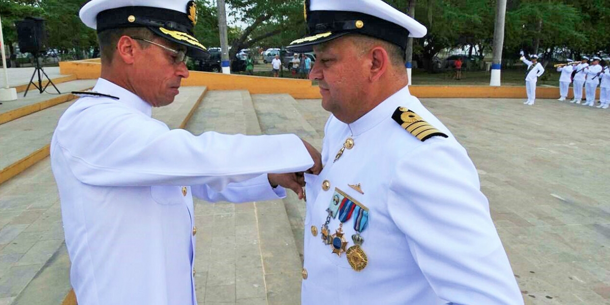 Es el Capitán de Navío, Carlos Rodríguez y ya fue presentando en ceremonia militar.