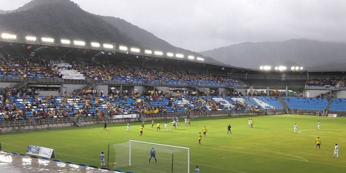 El Estadio de fútbol Sierra Nevada es el único que se encuentra en un 97%.