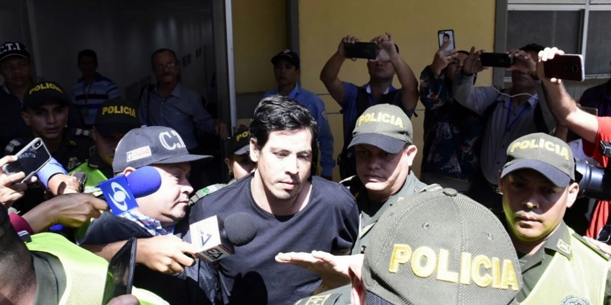  Cristian Bellón saliendo del Centro de Servicios Judiciales. 