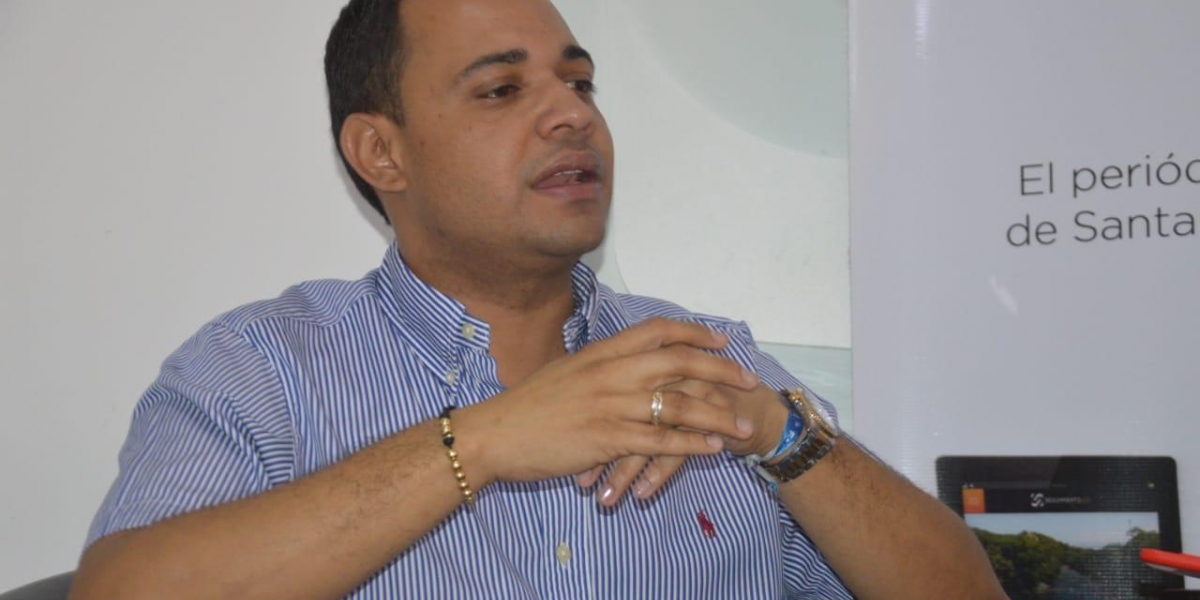 Oscar Mejía / Seguimiento.co El representante a la Cámara Carlos Mario Farelo durante su visita a Seguimiento.co