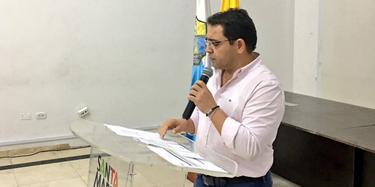 Archivo El alcalde Rafael Martínez durante la rueda de prensa organizada la tarde de este miércoles.