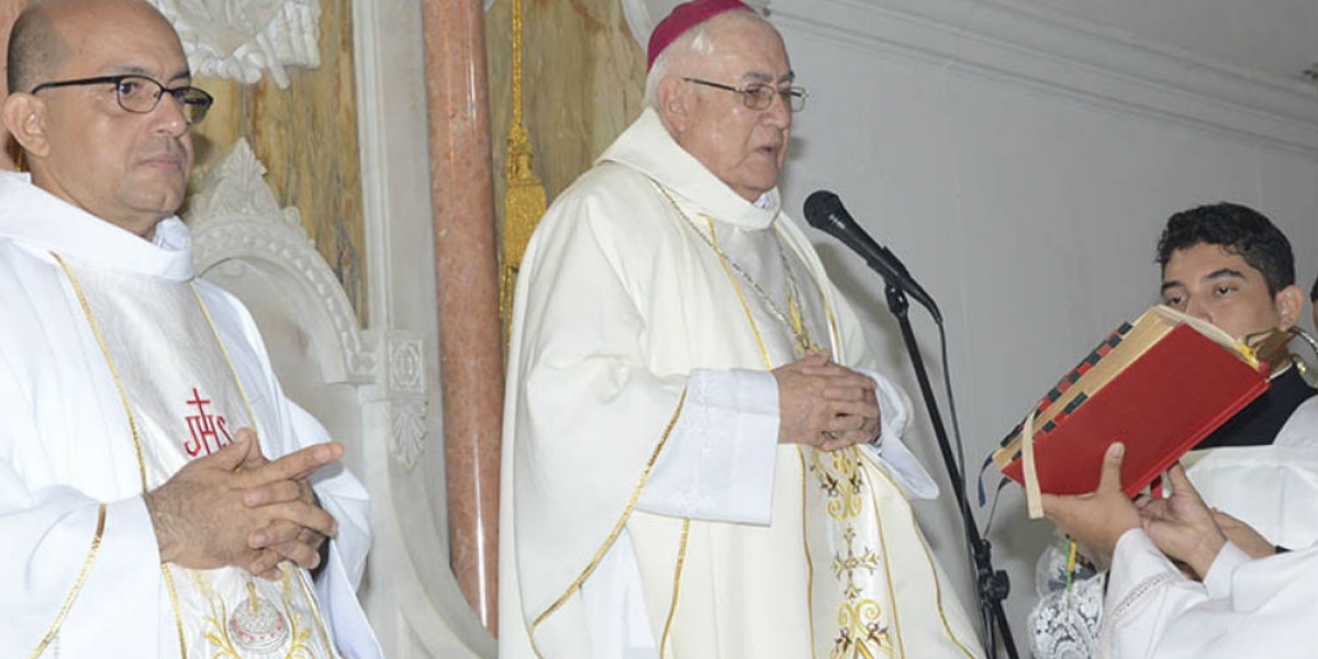 Hoy Diario del Magdalena Obispo Luis Adriano Piedrahita.