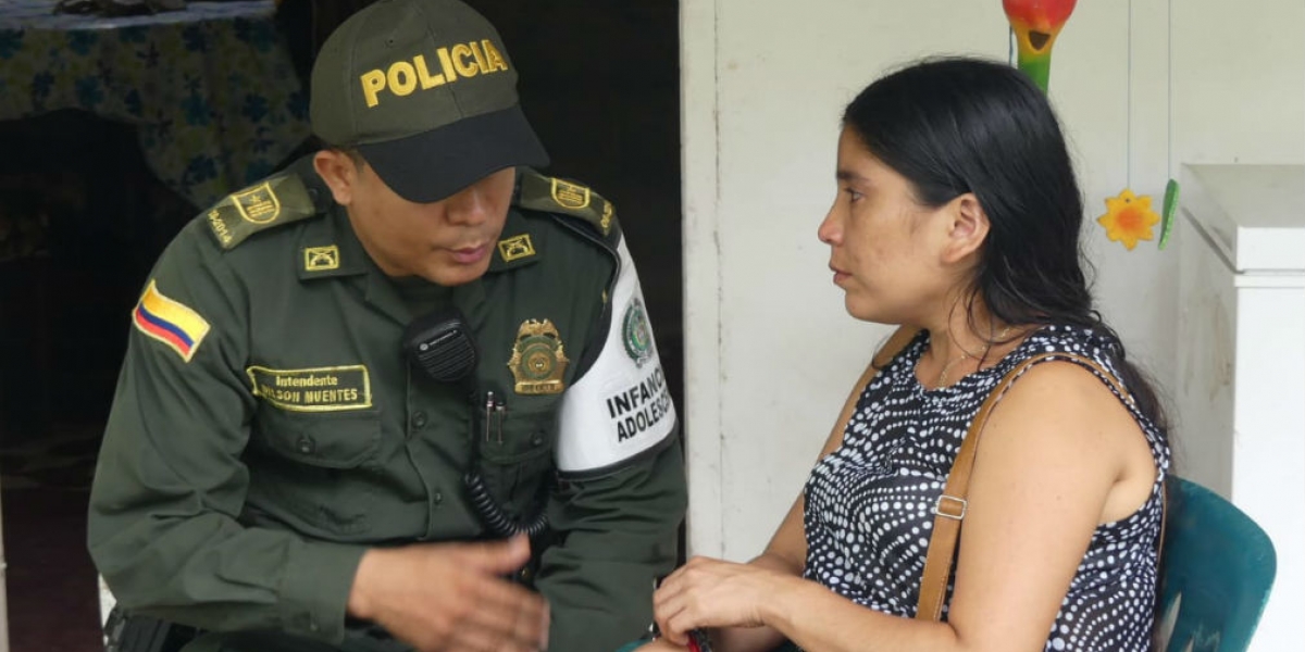 Policía Metropolitana de Santa Marta Yuliana Sanguino, madre de Alberto Cardona Sanguino, de 6 años, desaparecido desde el 20 de septiembre en la vereda Tigrera.