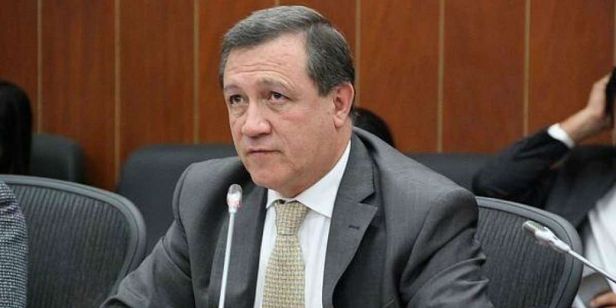 publimetro.co El presidente del Senado le dijo: "30 segundos, niña, y termina".