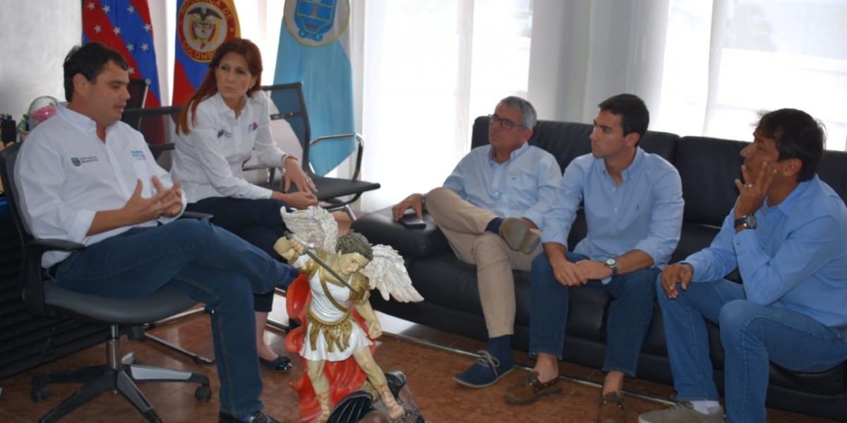 Los empresarios del Aeródromo de Sevillano se reunieron con la gobernadora del Magdalena, Rosa Cotes. 