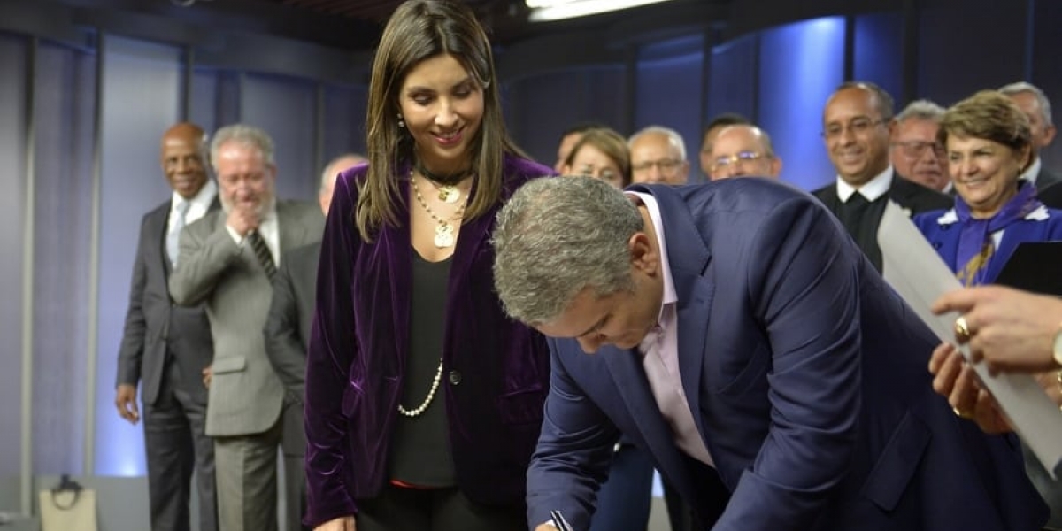 Presidencia Firma del acuerdo.
