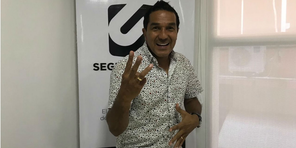 Seguimiento Checo Acosta durante su visita a Seguimiento.co