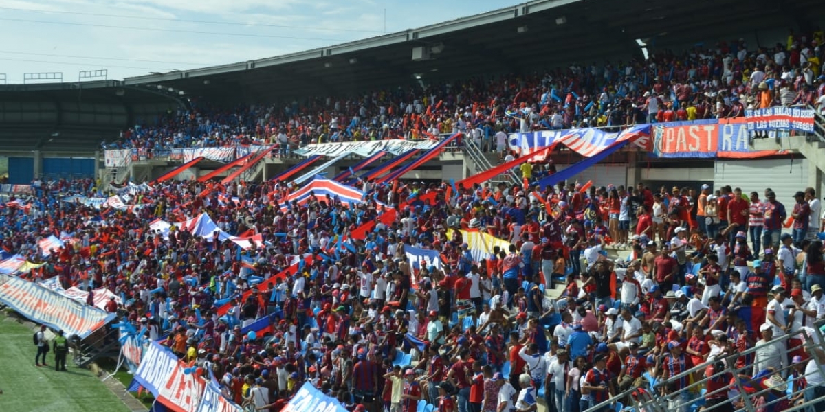 Archivo. Movilidad determinó que para este día el ingreso al estadio Sierra Nevada solo será por la vía Troncal y la salida por la Vía Alterna.