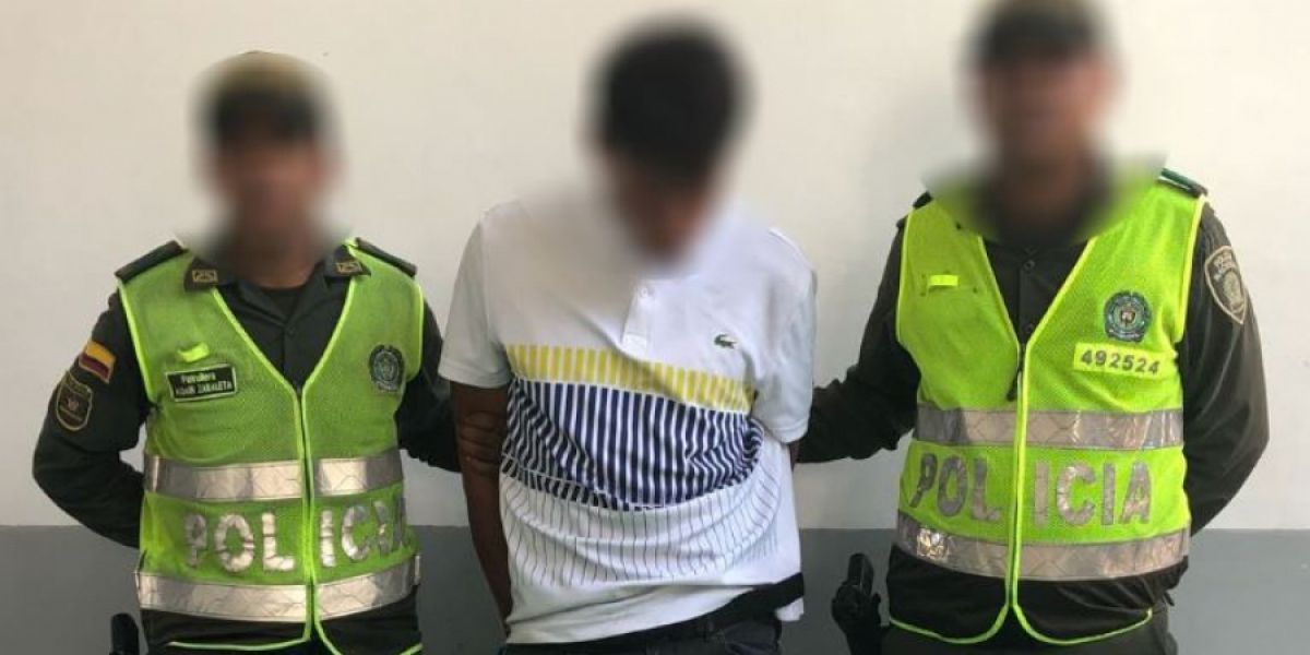 Policía de Barranquilla Joven capturado por presuntamente atracar a Diva Jessurum y su novio.