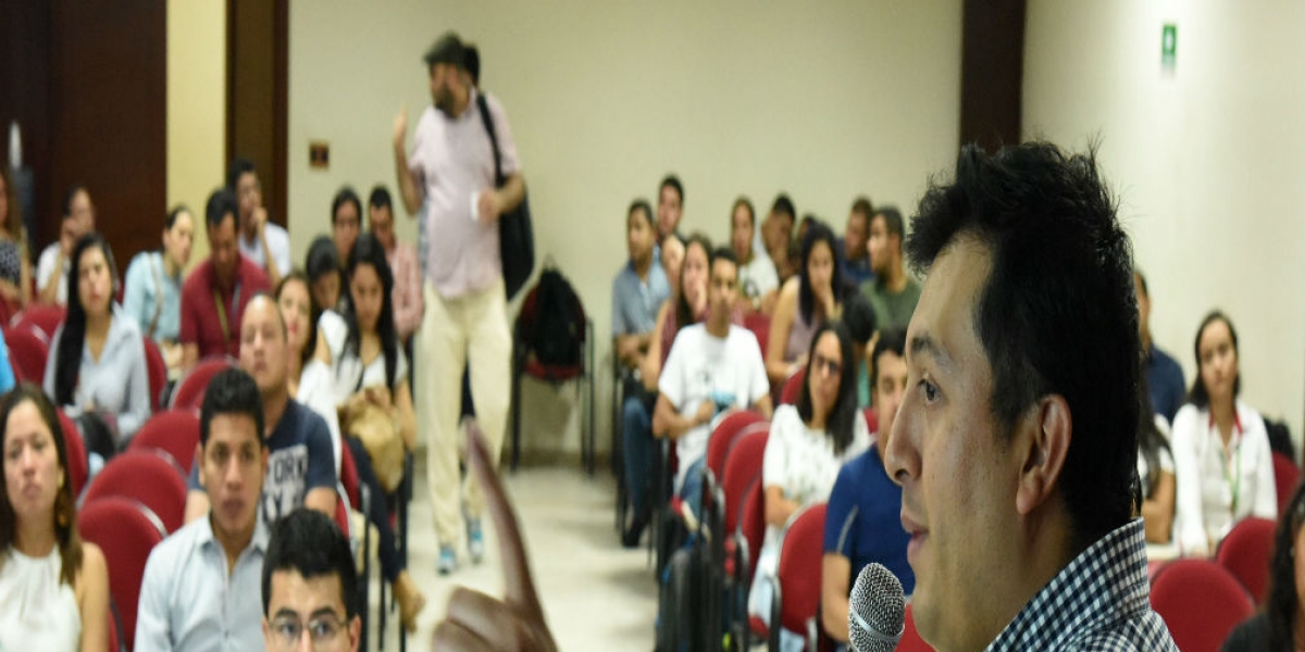 Unimagdalena La jornada se desarrolló en el Auditorio Roque Morelli Zárate de esta Casa de Estudios Superiores y estuvo a cargo del ingeniero mecatrónico Andrés Roncancio.