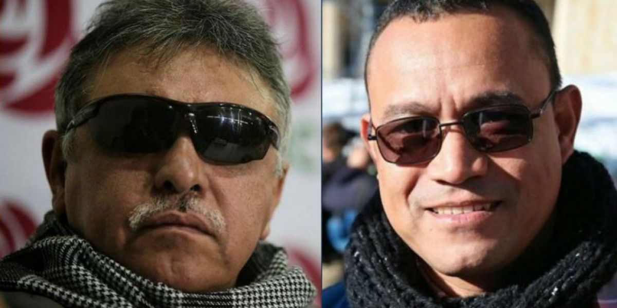 Twitter Benedicto de Jesús González (derecha) debe ser llamado en menos de 48 horas a ocupar curul de Santrich.
