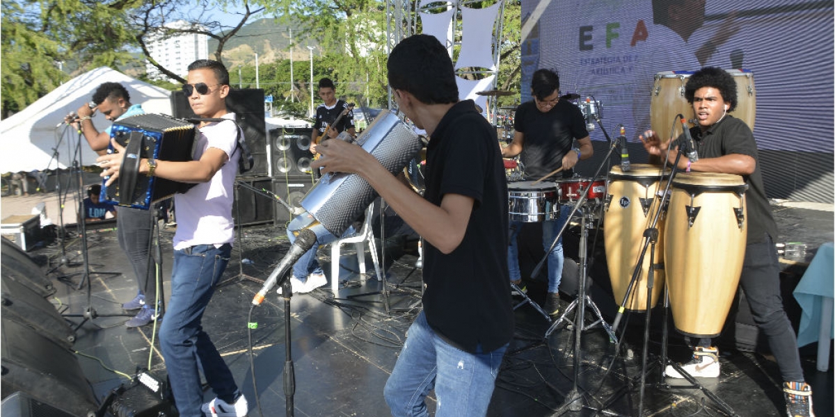 Cortesía Presentacion grupo vallenato de la efac
