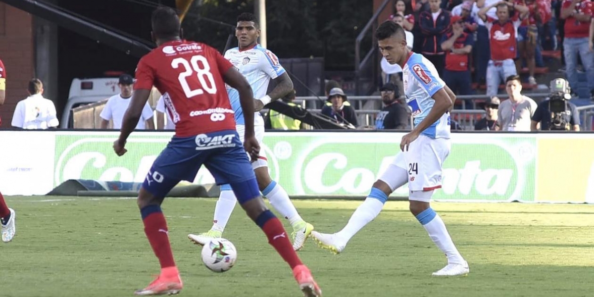 Zonacero.com Restan 45 minutos reglamentarios a la gran final del fútbol colombiano.