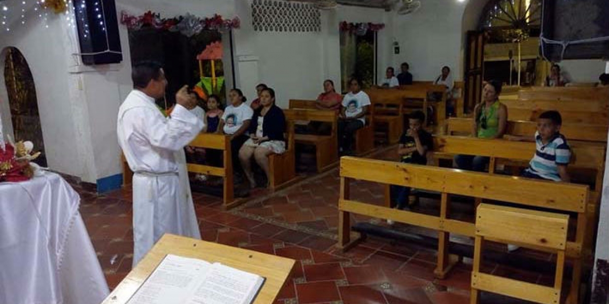 Cortesía. En la parroquia de Minca realizaron misa para celebrar el cumpleaños de Alít David.