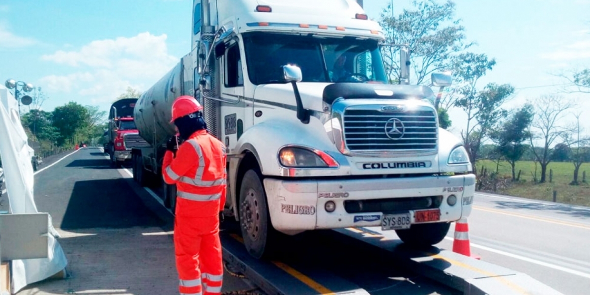 SuperTransporte. La SuperTransporte comenzó revisión a básculas en los peajes del país, encontró que 18 no cumplen con varios requisitos.