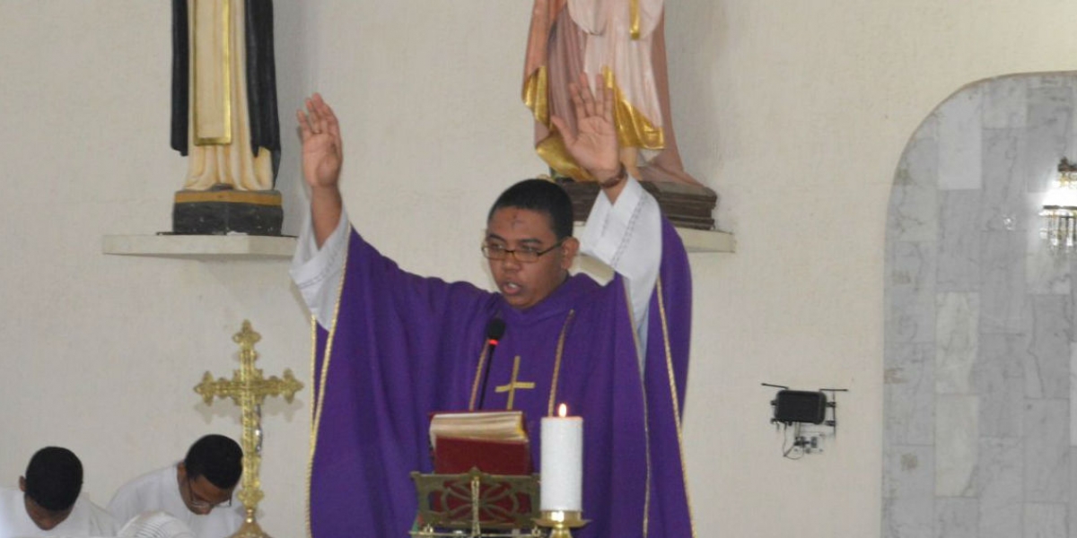 seguimiento.co Jorge Peña, párroco de la igleisa Santa Ana.