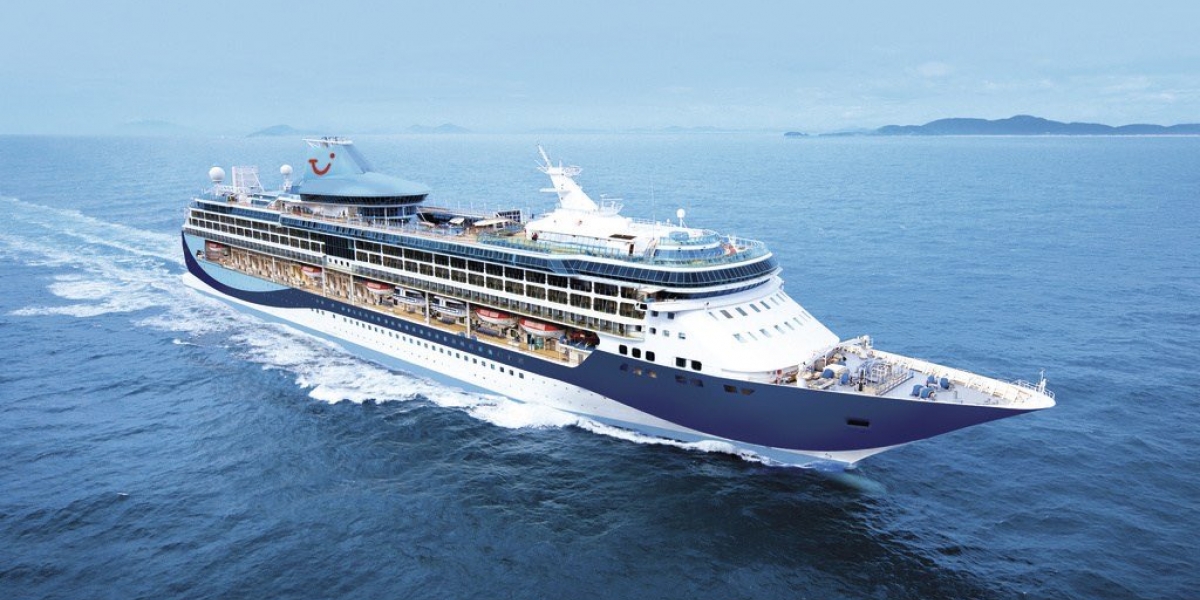 Puerto de Santa Marta.  Mega-crucero Marella Discovery.