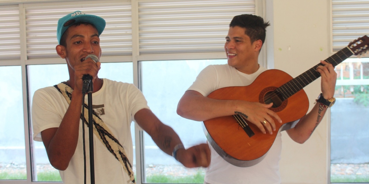 Wilder Álvarez. Durante la visita, Rafa Pérez y ‘Patico’, interpretaron la misma canción que los unió.