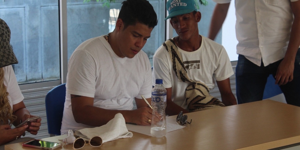 Wilder Álvarez. Los artistas viajarán a Barranquilla, en donde juntos grabarán una canción en un estudio profesional.