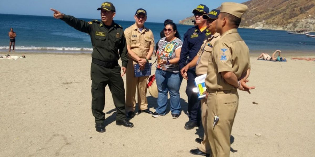 Autoridades visitaron las playas de Taganga.