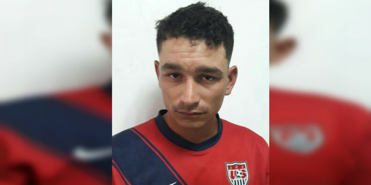 Policía Metropolitana de Santa Marta Germán Andrés Grajales Loaiza, hombre capturado en Andrea Carolina.