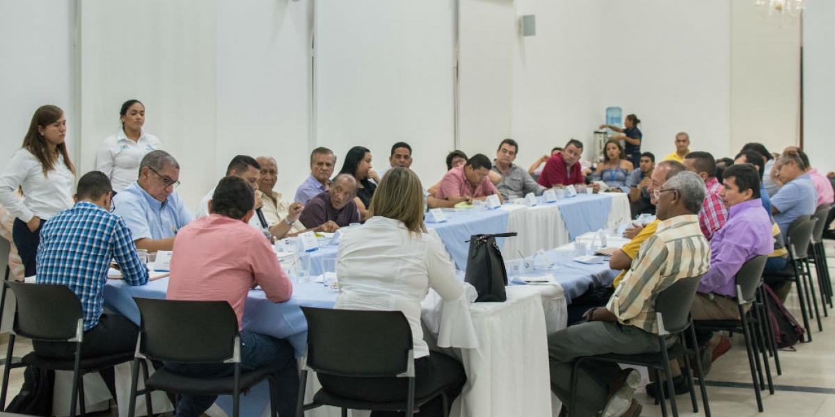 Alcaldía de Santa Marta Alcalde se reunió con gremio de transportadores de la ciudad.