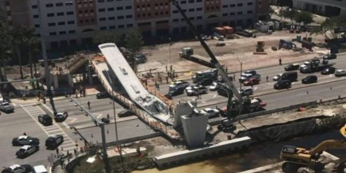 Así quedó el puente después del derrumbe.