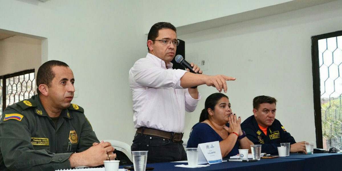 El alcalde socializó la noticia en el barrio Cristo Rey.