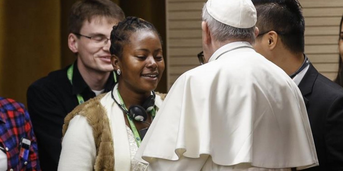  Joven nigeriana le contó al Papa Francisco que fue víctima de tráfico de personas y prostitución.