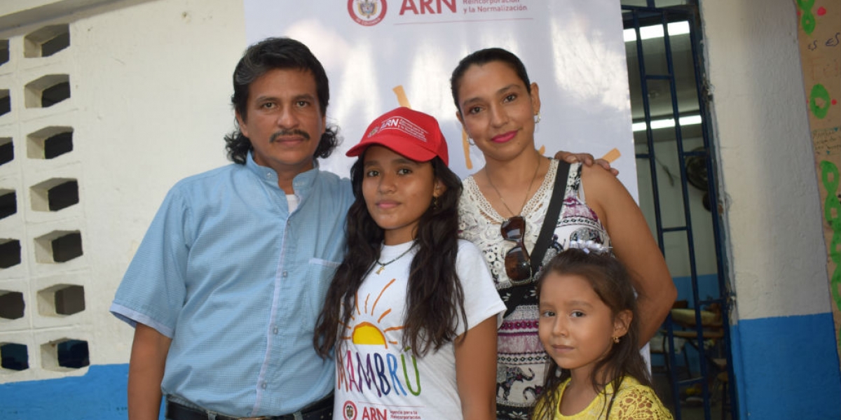 Agencia Colombiana para la Reincorporación y la Normalización. Los padres de Eliza, una de las beneficiarias siempre la han apoyado.