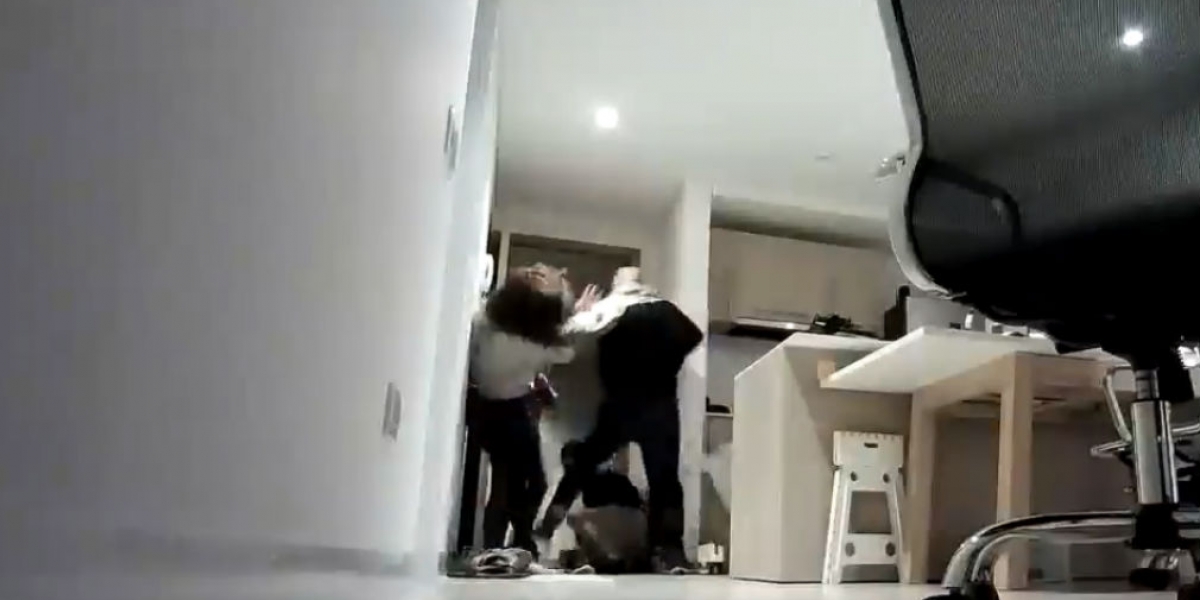 Facebook. El alemán agredió brutalmente a la pareja.