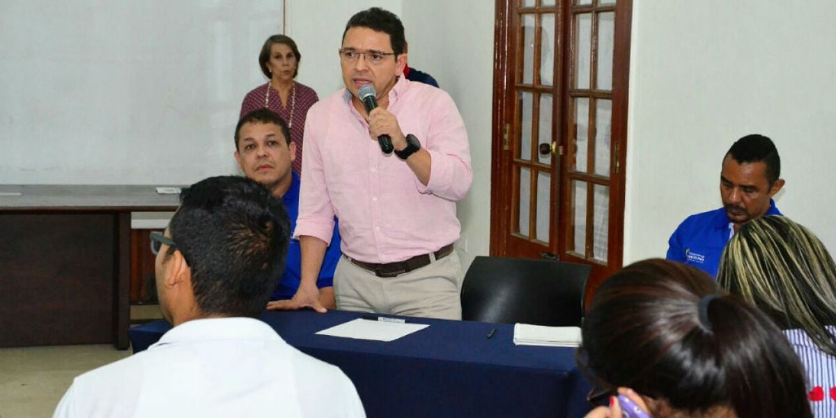 Alcaldía de Santa Marta Alcalde Martínez escuchó a trabajadores de la E.S.E., quienes expresaron sus quejas.