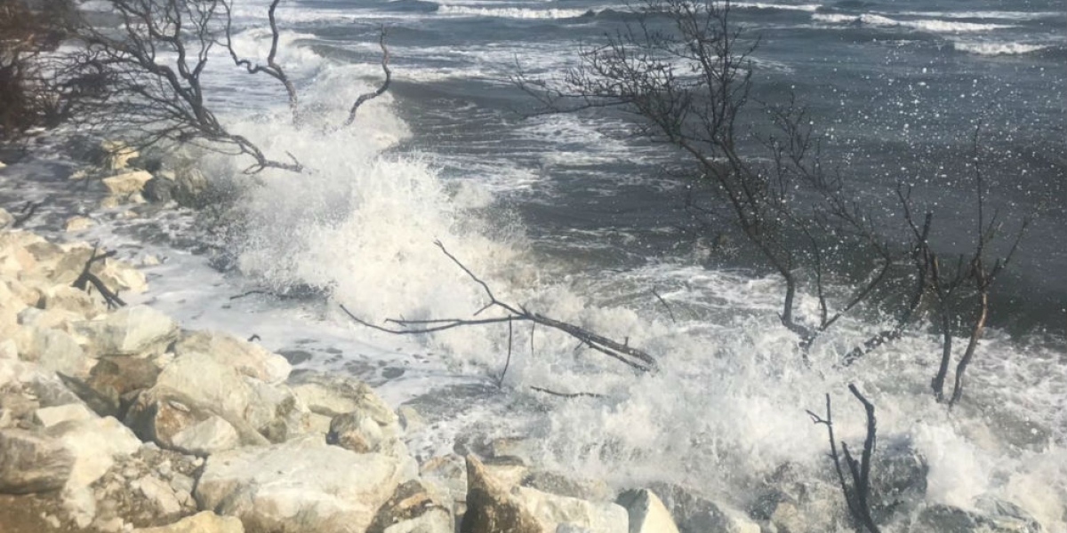 Seguimiento.co Estudios realizados en la zona determinaron un hecho concreto: no se puede seguir peleando con el mar.