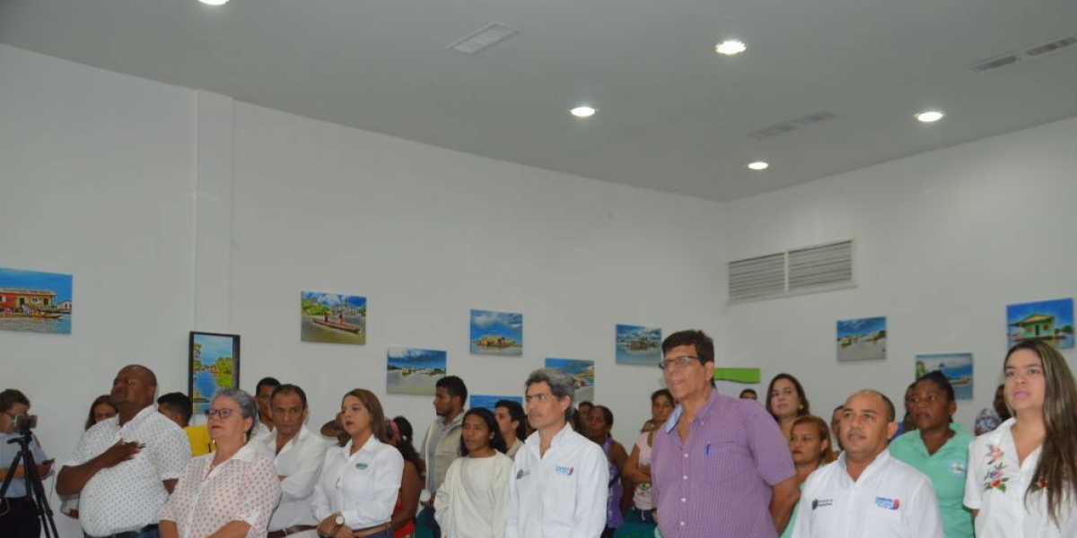 Representantes de comunidades, Ongs, instituciones y medios de comunicación participaron de la audiencia. 