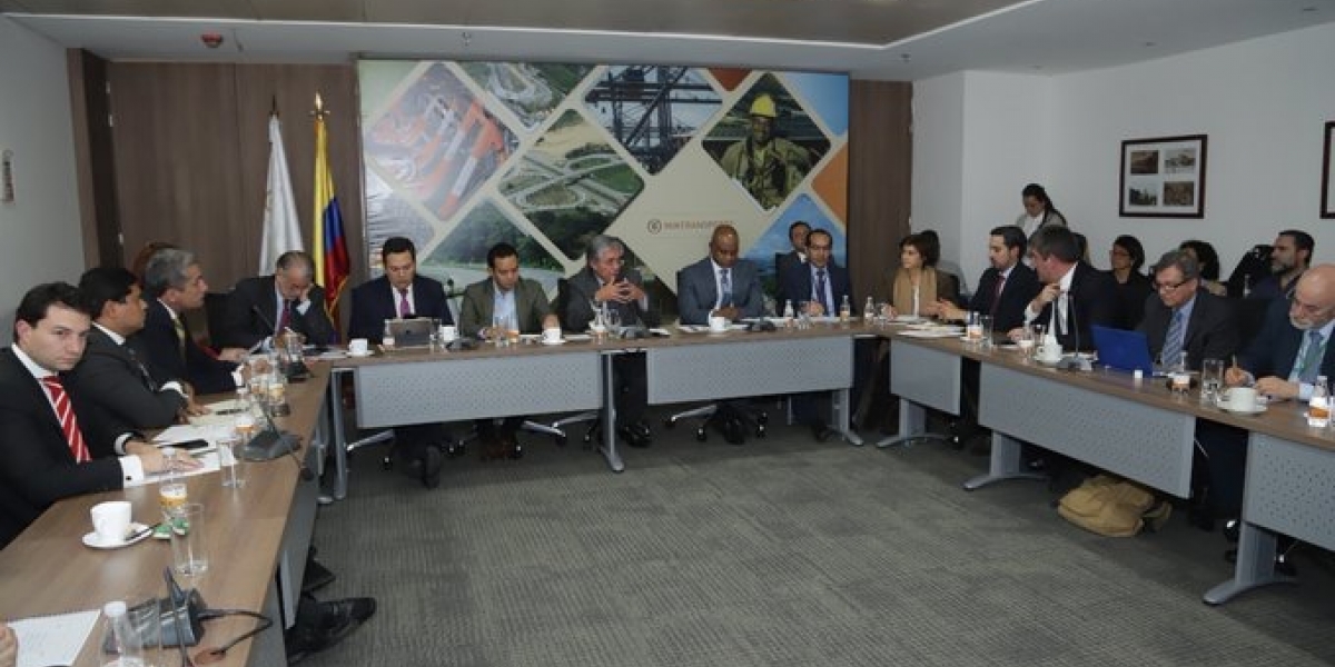 Aspecto de la reunión desarrollada junto al Minambiente y Mintransportes en Bogotá.