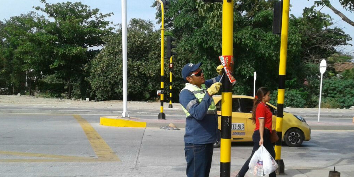 Oficina de Comunicaciones Alcaldía de Santa Marta. STAS ACCIONES SE REALIZARON EN LAS AVENIDAS: EL RIO, EL LIBERTADOR Y EL FERROCARRIL.