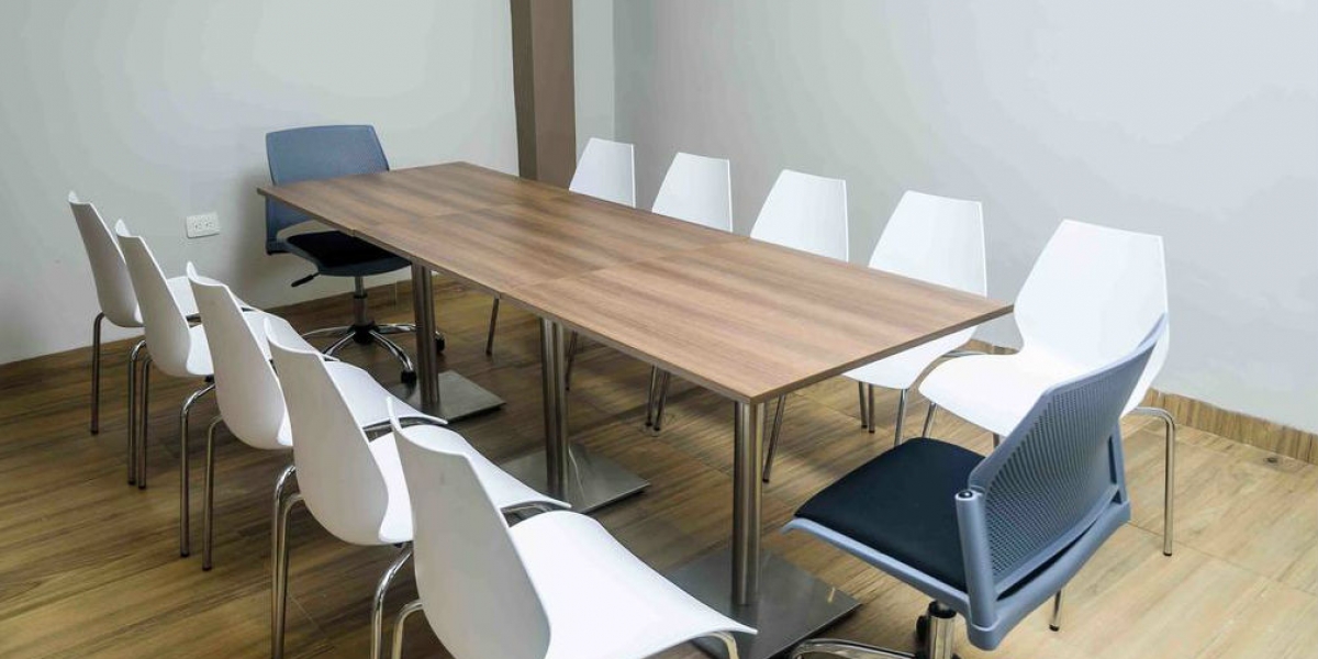 Booking. Uno de los servicios más importantes es el de la sala de juntas.