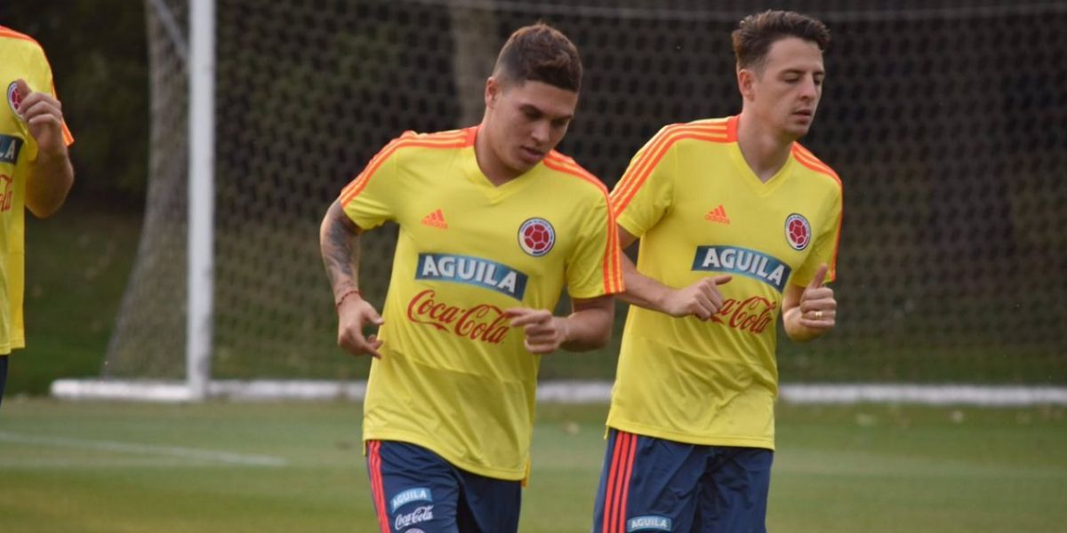  Juan Fernando Quintero y Santiago Arias entrenando en Italia.