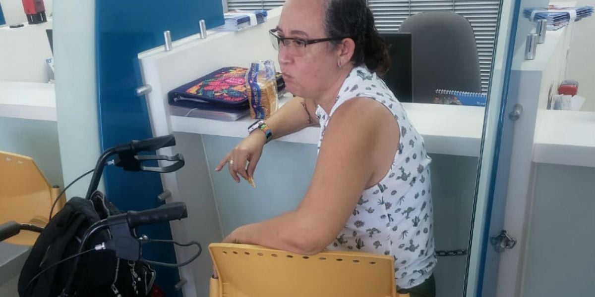Suministrada Luz Marina tuvo que encadenarse en un módulo de Medimás para recibir atención médica..