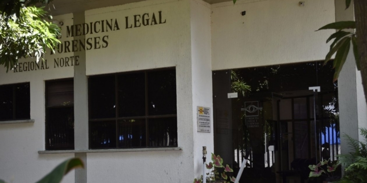 Zona Cero El cuerpo de la mujer fue llevado a Medicina Legal.