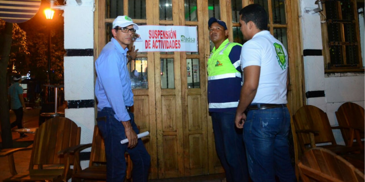 Alcaldía de Santa Marta Ocho bares fueron suspendidos en el Parque de los Novios.