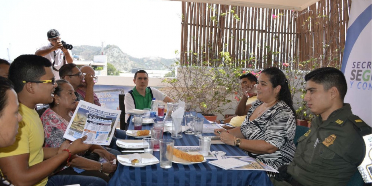 Reunión entre dependencias de la Alcaldía y comerciantes de San Andresito.