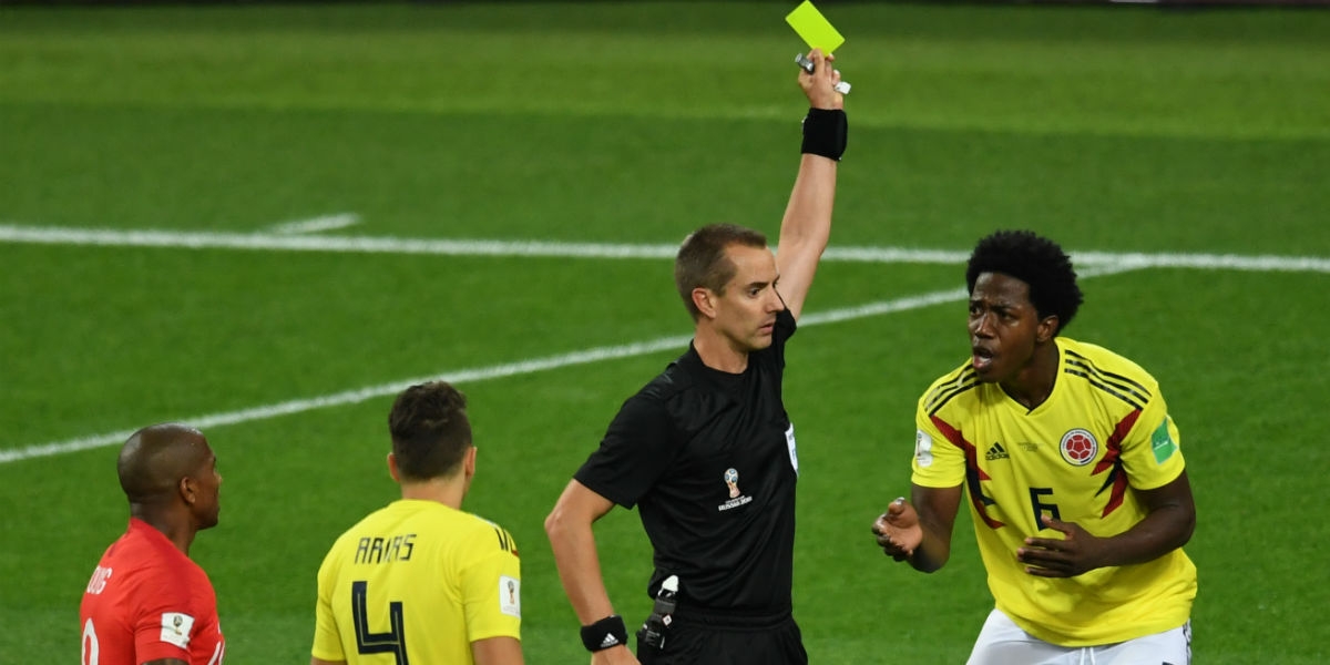 Archivo. Mark Geiger durante el partido de la Selección.