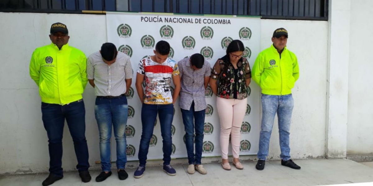 Policía Metropolitana de Santa Marta Cuatro de los capturados por fraude en la Universidad del Magdalena.